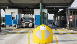 Izpad sistema v Luki Koper odpravili, tovornjaki zagnali motorje