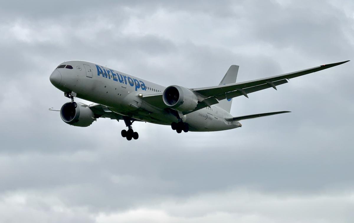 Boeing 787 Dreamliner | Njegovi odvetniki so sicer trdili, da bi morala odškodnina znašati med 80 in 230 milijonov dolarjev, medtem ko je Boeingov odvetnik predlagal znesek v višini 11,95 milijona dolarjev. | Foto Gregor Pavšič