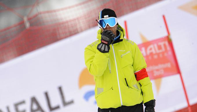 Vodja tekmovanj ženskega alpskega smučanja Atle Skaardal je napovedal prestavitev termina za žensko alpsko kombinacijo. | Foto: Getty Images