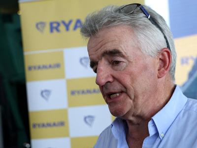 Zmanjkuje goriva, odpovedujejo lete: Ryanair bi poleti lahko odpovedal od pet do deset odstotkov letov