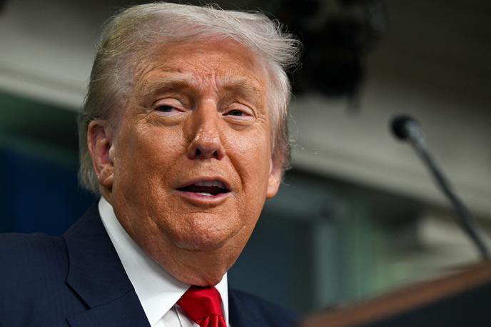 Donald Trump | Psiholog Harry Segal z univerze Cornell meni, da je še ena značilnost Trumpove vprašljive duševne ostrine konfabulacija: "To je, ko vzame idejo ali nekaj, kar se je zgodilo, in temu doda stvari, ki se niso zgodile." | Foto Reuters