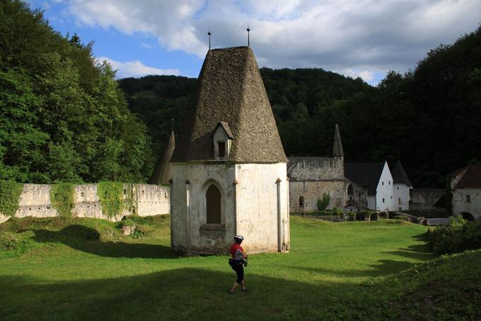 Za oddih se lahko ustavite v Žički kartuziji, kartuzijanskem samostanu, ustanovljenem daljnega leta 1160. | Foto: 