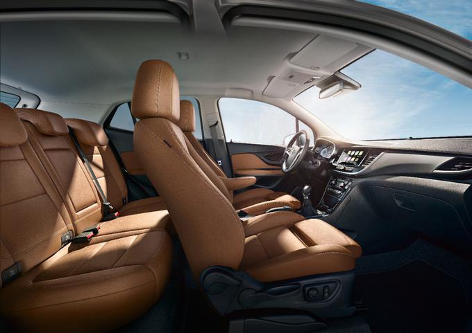 Izberite notranjost, ki se najbolj poda vašemu značaju - večno elegantni ali športno navihani? Vsekakor bo nova Opel Mokka X vedno v vašem slogu. | Foto: 