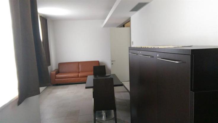 Apartmaji, veliki od 35 do 51 kvadratnih metrov, poleg dvoposteljne spalnice ponujajo stilsko opremljen in prostoren dnevni prostor s kuhinjskim kotičkom in kopalnico s prho. | Foto: Osebni arhiv sogovornikov