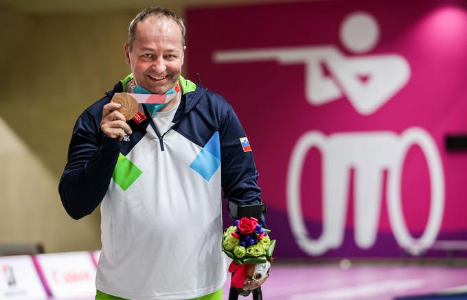 Franček Gorazd Tiršek je spet blestel na paralimpijskih igrah. Domov je pripotoval z dvema novima. | Foto: Vid Ponikvar