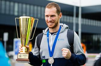 Srebrni odbojkarji so doma, popoldne sprejem na Kongresnem trgu #video