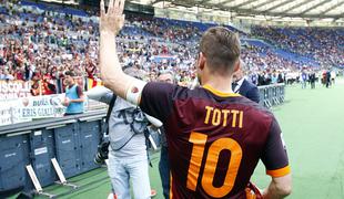 Totti tudi v prihodnji sezoni v Romi