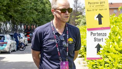 Richard Plugge kritičen do UCI: Dirke postajajo popolna farsa