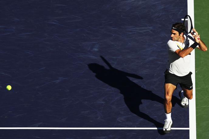 Roger Federer se je sprehodil, Serena se je morala posloviti zaradi sestre