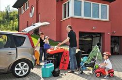 Slovenci dobro poskrbimo za avtomobil, ne pa tudi za prtljago