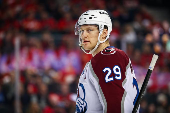 Nathan MacKinnon je soigralce znova zaposloval s podajami, trenutno je že pri 83 točkah. | Foto: Reuters