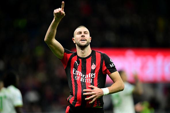 Milan v derbiju ugnal Romo, nov spodrsljaj Fiorentine