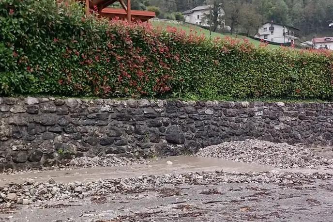padavine | Na začetku tedna so opozarjali na močne nalive, ki pa so nato zaobšli Slovenijo. Na Arsu poudarjajo, da so v sistemu zgodnjega opozarjanja pred poplavami odvečna opozorila oziroma opozorila s previsoko stopnjo nevarnosti neizogibna. | Foto David Florjančič