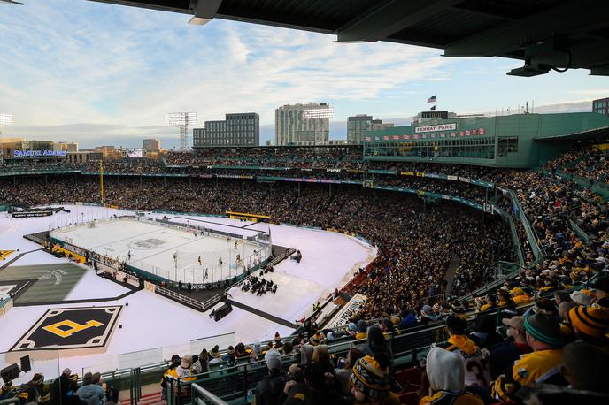 Zimska klasika, Boston | V zimski klasiki na Fenway Parku sta se pomerila Boston in Pittsburgh. | Foto Reuters