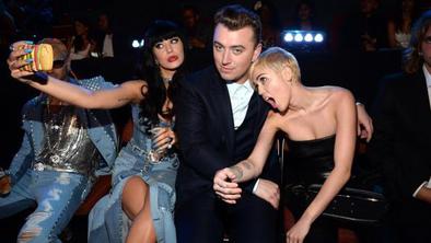 Sam Smith: obetaven glasbenik, ki obuje tudi zlate čeveljce