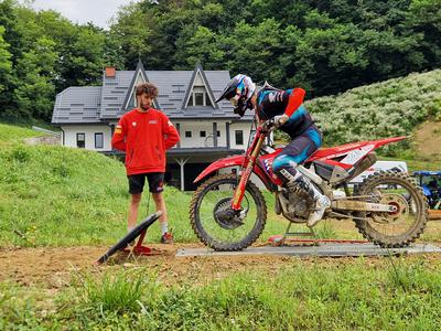 Včeraj zelena luč zdravnikov, danes Tim Gajser že na motorju