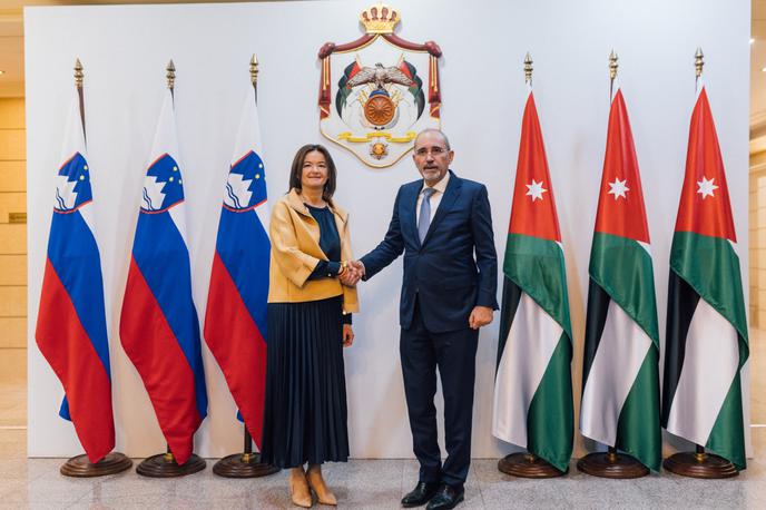 Fajon | Zunanja ministrica Tanja Fajon in jordanski zunanji minister Ajman Safadi sta se strinjala  glede nedopustnosti prisilnega razseljevanja Palestincev in nezakonite pripojitve Zahodnega brega. | Foto X profil slovenskega zunanjega ministrstva