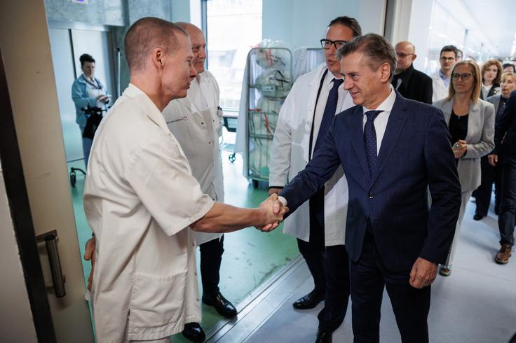 Slovesnega odprtja prenovljenih prostorov se je udeležil tudi premier Robert Golob. | Foto: STA