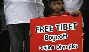 Prireditelji OI kljub protestom v Tibetu mirni