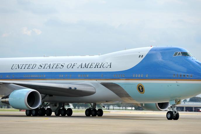 airforce one | V preteklosti je Donald Trump večkrat izrazil nezadovoljstvo z dvema letaloma boeing 747-200B, ki se trenutno uporabljata kot predsedniško letalo Air Force One. | Foto Shutterstock