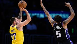 Luka Dončić čaral in navdušil na generalki, Lakersi po veliki drami brez zmage #video