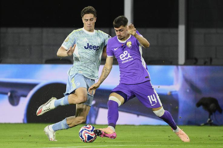 Marcel Ratnik v boju s Turkom Kenanom Yildizom. | Foto: Guliverimage