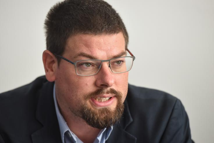 Predsednik Pergama Jakob Počivavšek upam, da bo vlada končno odgovorila na vse stavkovne zahteve in nadaljevala pogajanja s sindikati. | Foto: STA ,