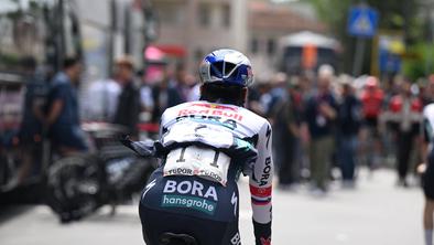 Tudi na Primoža Rogliča v takšnem dresu se bo treba še navaditi