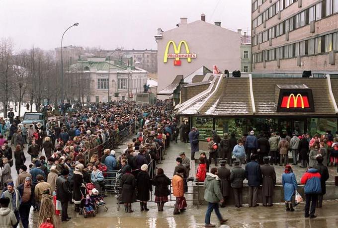 McDonald's, Sovjetska zveza, Moskva, Rusija | Foto: Reddit/HistoryPorn