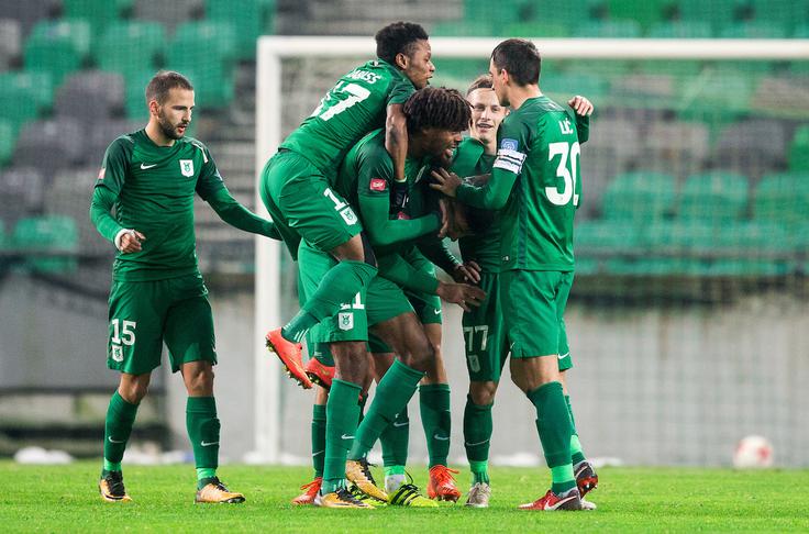 Olimpija se je z nedeljsko zmago nad Posavci povzpela na vrh lestvice. | Foto: Vid Ponikvar