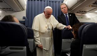 Papež ni hotel komentirati obtožb nadškofa Viganoja