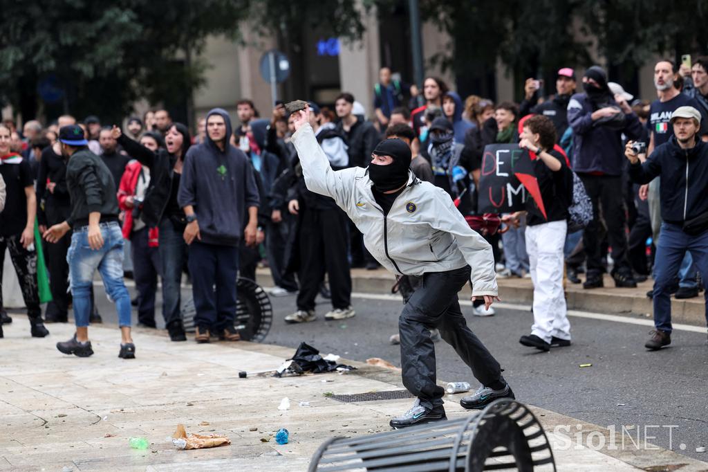 Milano, protesti