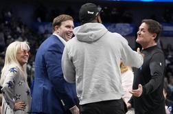 Lastnika Dallasa vreščala ob velikem jackpotu NBA kot najstnici na koncertu Taylor Swift