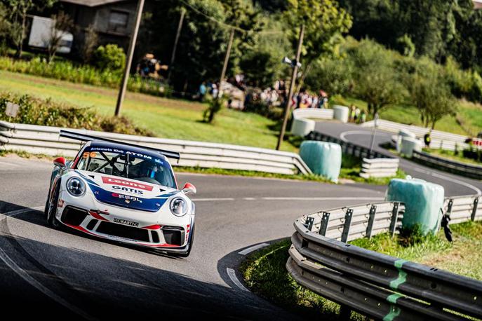 Matevž Čuden | Matevž Čuden (porsche GT3 cup) letos še ni zmagal, na zadnji dirki v Ilirski Bistrici pa je ugnal najbližjega tekmeca Anžeta Dovjaka (hyundai i30 TCR). | Foto Uroš Modlic