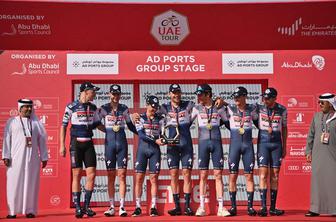 Ekipi Soudal-Quick Step ekipni kronometer, majica vodilnega Plappu