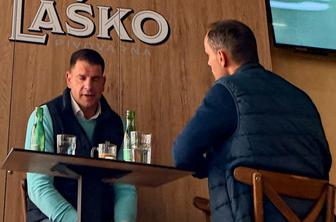 Stevanovića in Logarja ujeli v lokalu ob parlamentu. O čem je tekla beseda?