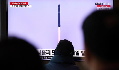 Nove napetosti: Severna Koreja ob obisku Blinkna v regiji izstrelila več raket