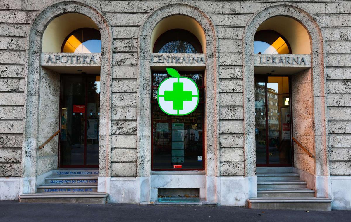 Lekarna Ljubljana | V Sloveniji imamo 347 lekarn na primarni ravni zdravstvene dejavnosti in 27 bolnišničnih lekarn. | Foto STA