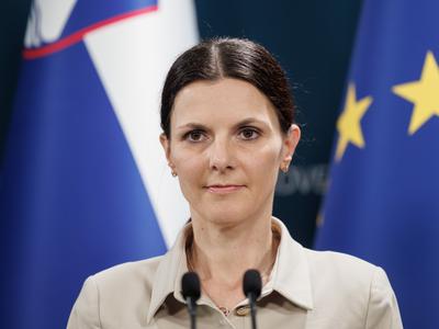 V tretji izdaji za 225 milijonov evrov ljudskih obveznic