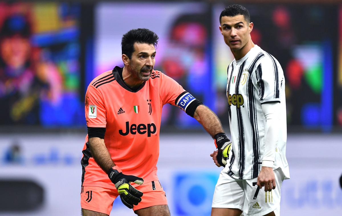 Buffon Ronaldo | Gianlugi Buffon in Cristiano Ronaldo sta bila zadnji dve sezoni soigralca. | Foto Guliver Image