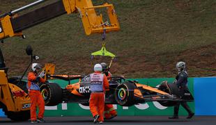 Odstop kandidata za lovoriko, novinec blizu prve zmage