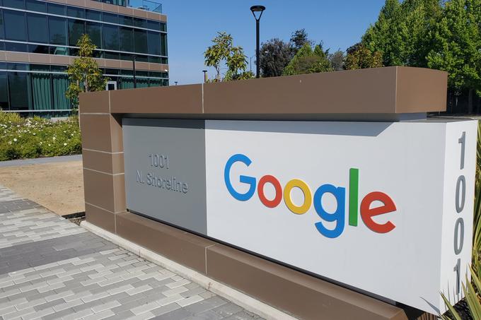V mestu Mountain View imajo sedež številna velika tehnološka podjetja, med drugim Google, ki je tudi daleč največji delodajalec v kraju.  | Foto: Reuters