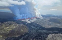 Na Islandiji najbolj dramatičen izbruh vulkana doslej. Grindaviku grozi odcepitev. #video