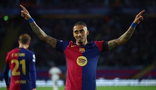 Barcelona podaljšala z Raphinho