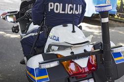 Policista v Pulju pretepla slovenskega motorista