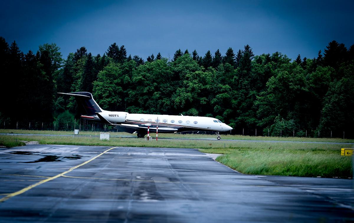 Luka Dončić, prihod Brnik | Luka Dončić se je po koncu sezone v ligi NBA v Slovenijo vrnil z zasebnim letalom Gulfstream G650 ER.  | Foto Ana Kovač