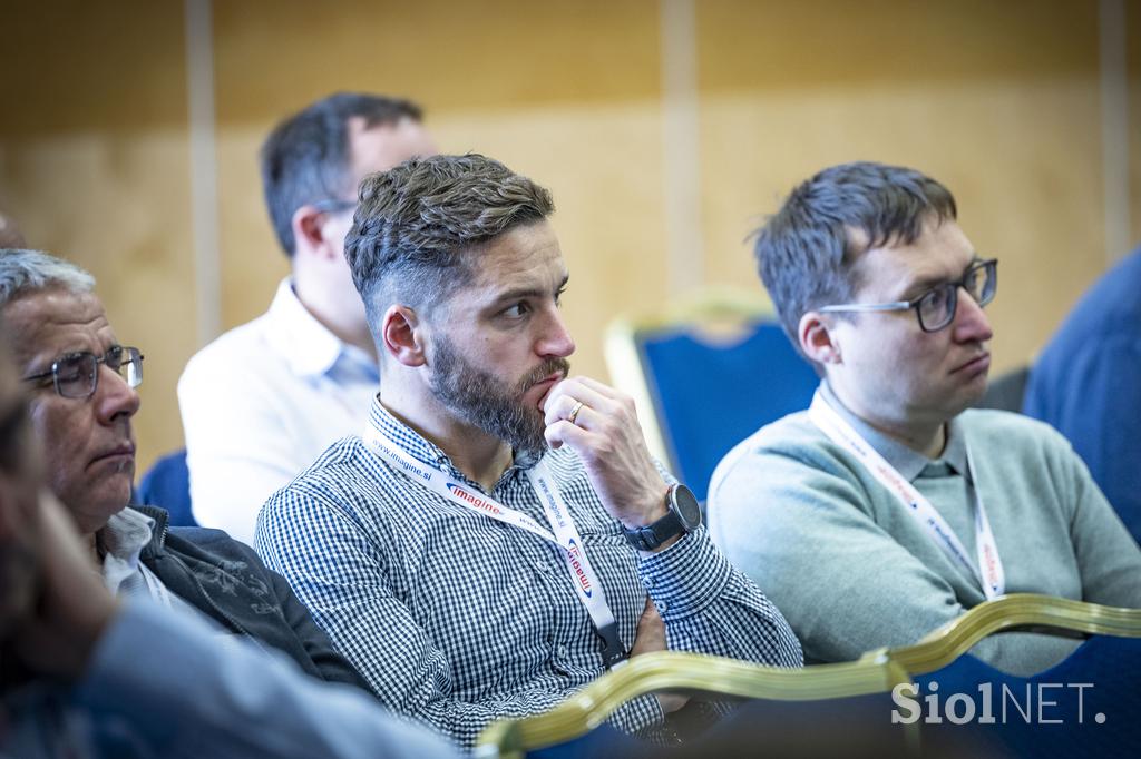 Posvet Poslovanje z nepremičninami