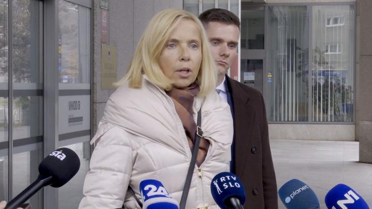 Nekdanja notranja ministrica Tatjana Bobnar predsedniku vlade Robertu Golobu očita, da se je vmešaval v delo policije. | Foto: STA