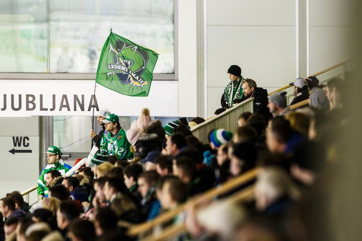 Gledalcev v Tivoliju je iz sezone v sezono manj. Olimpijo spremljajo le še najvztrajnejši. | Foto: Grega Valančič/Sportida