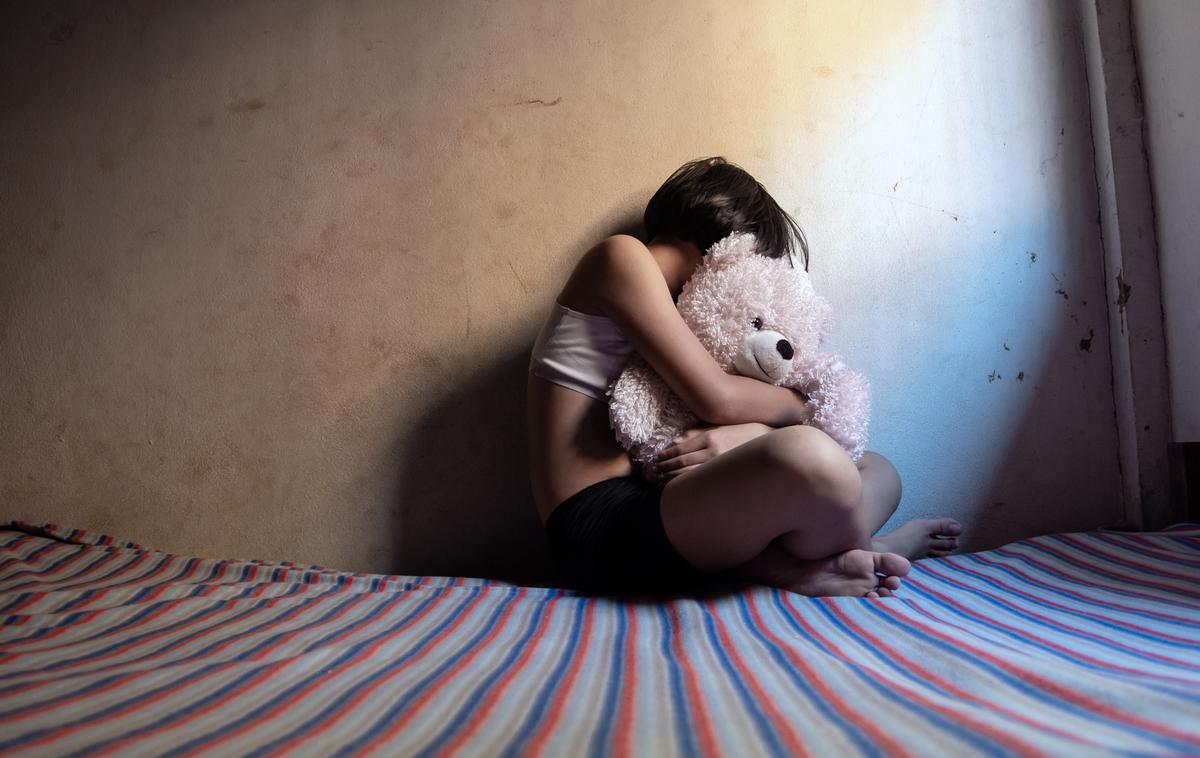 Posilstvo | Poleg spolnih deliktov so mu očitali poskus vplivanja na eno od žrtev. | Foto Shutterstock